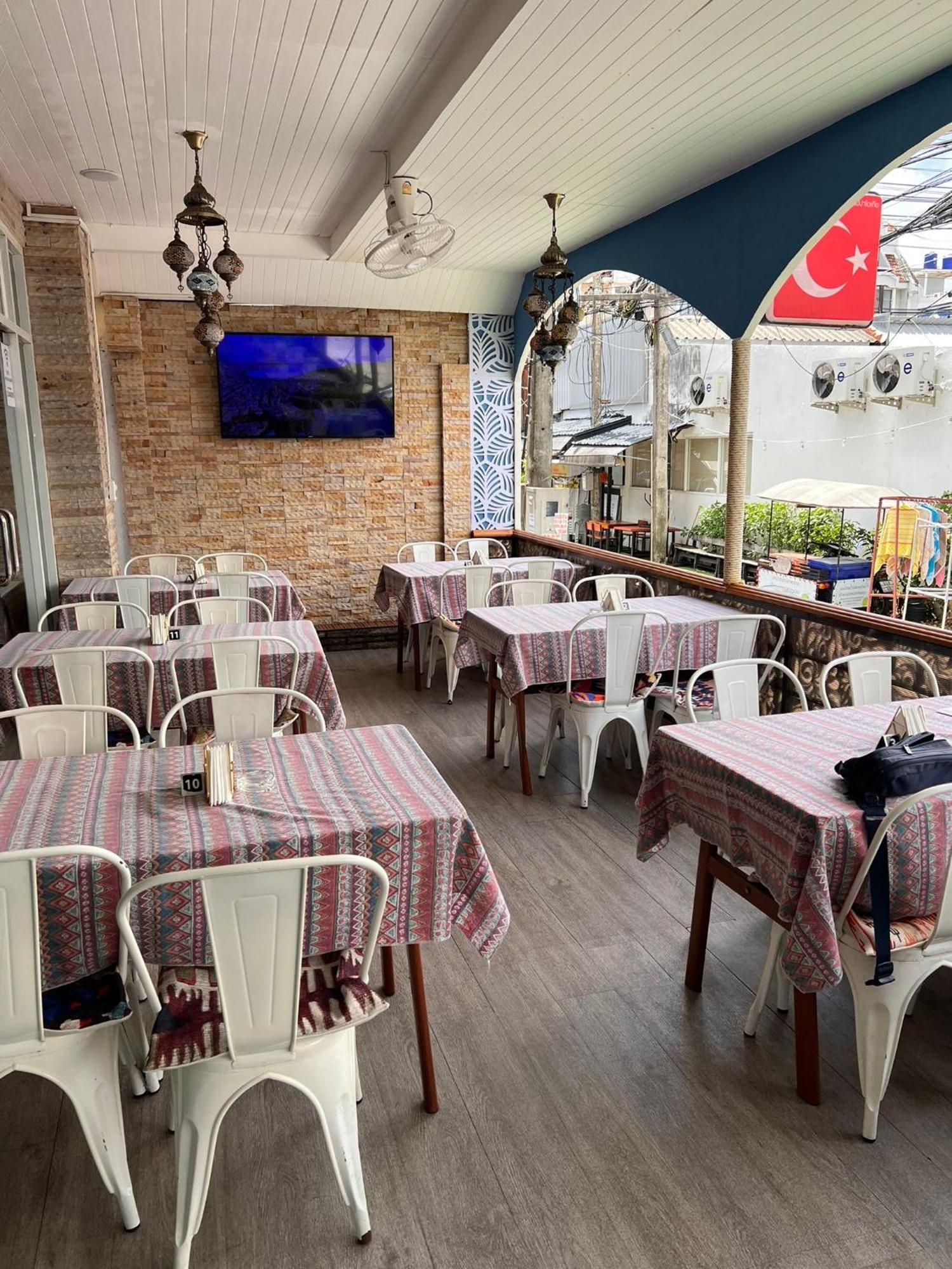 Kiwi Boutique Hotel Patong Exterior photo